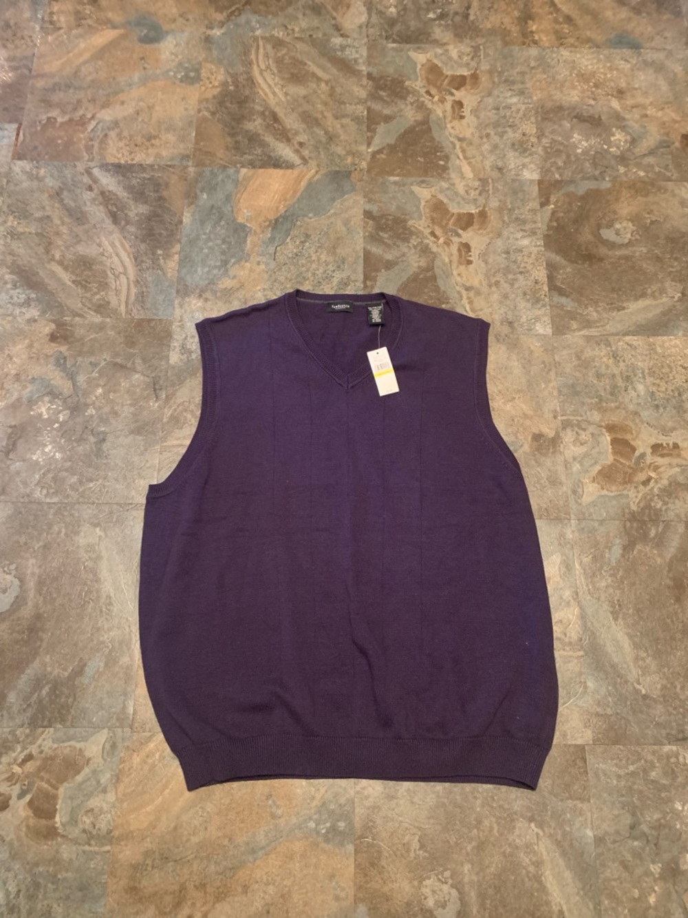 Van Heusen sweater vest, size XXL. NWT
